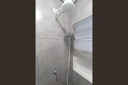 Banheiro de apartamento para alugar com 1 quarto, 14m² em Vila Medeiros, São Paulo