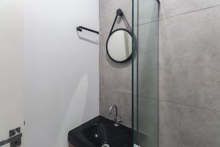 Banheiro de apartamento para alugar com 1 quarto, 14m² em Vila Medeiros, São Paulo