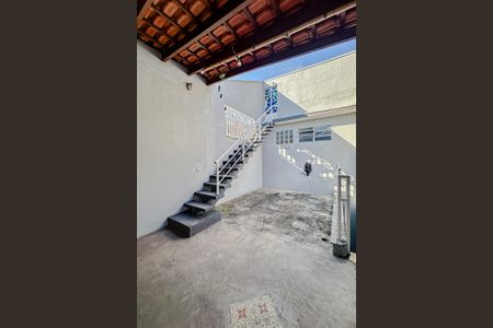 Casa para alugar com 230m², 2 quartos e 2 vagasChurrasqueira