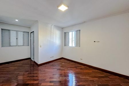 Casa para alugar com 230m², 2 quartos e 2 vagasSuíte 2