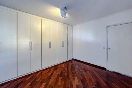 Casa para alugar com 230m², 2 quartos e 2 vagasSuíte 1