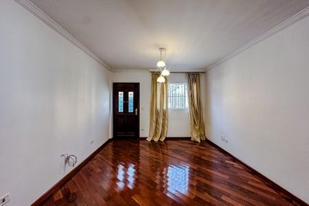 Casa para alugar com 230m², 2 quartos e 2 vagasSala
