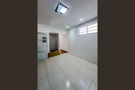 Casa para alugar com 230m², 2 quartos e 2 vagasCozinha