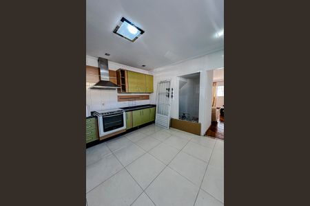 Casa para alugar com 230m², 2 quartos e 2 vagasCozinha