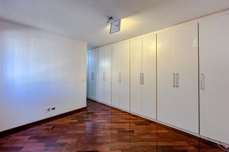 Casa para alugar com 230m², 2 quartos e 2 vagasSuíte 1