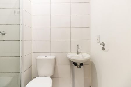 Banheiro social de apartamento para alugar com 2 quartos, 40m² em Jardim América da Penha, São Paulo