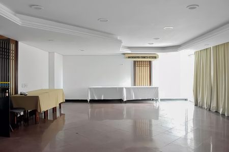 Apartamento para alugar com 36m², 1 quarto e 1 vaga Apartamento para alugar com 36m², 1 quarto e 1 vagaÁrea comum - Salão de festas