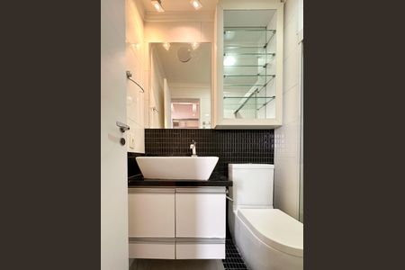 Apartamento à venda com 76m², 3 quartos e 2 vagasBanheiro da Suíte