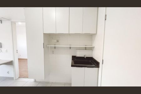 Apartamento à venda com 28m², 1 quarto e sem vaga Apartamento à venda com 28m², 1 quarto e sem vagaCozinha e Área de Serviço