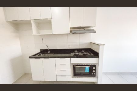 Apartamento à venda com 28m², 1 quarto e sem vaga Apartamento à venda com 28m², 1 quarto e sem vagaCozinha e Área de Serviço