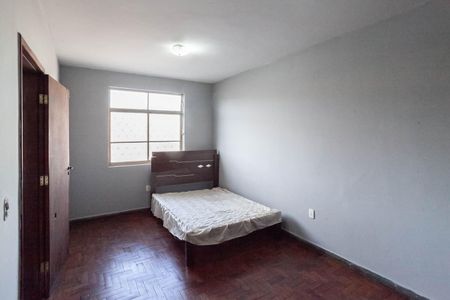 Casa 2 - Quarto de casa à venda com 5 quartos, 200m² em Alípio de Melo, Belo Horizonte