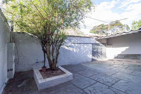 Quintal de casa à venda com 5 quartos, 200m² em Alípio de Melo, Belo Horizonte