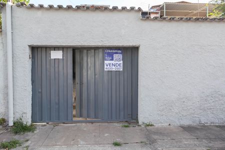 Fachada de casa à venda com 5 quartos, 200m² em Alípio de Melo, Belo Horizonte