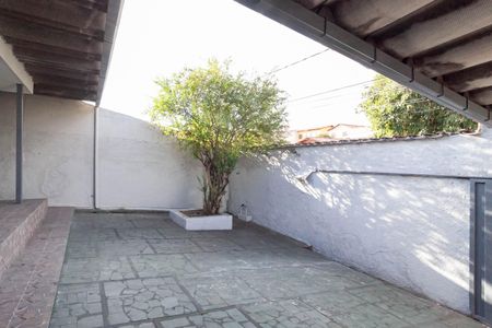 Quintal de casa à venda com 5 quartos, 200m² em Alípio de Melo, Belo Horizonte