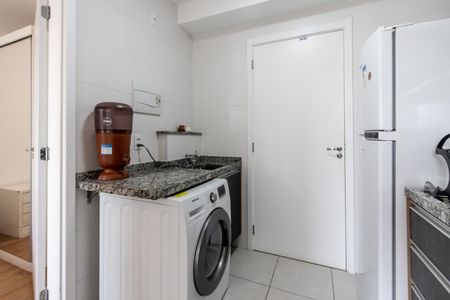 Apartamento para alugar com 32m², 1 quarto e sem vaga Apartamento para alugar com 32m², 1 quarto e sem vagaCozinha e Área de Serviço