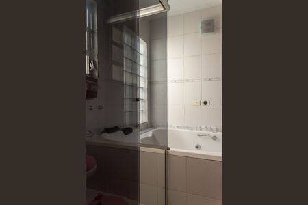 Casa à venda com 145m², 2 quartos e 2 vagas Casa à venda com 145m², 2 quartos e 2 vagasBanheiro da Suíte