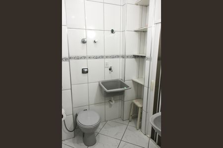 Banheiro de apartamento para alugar com 1 quarto, 60m² em Boqueirão, Santos