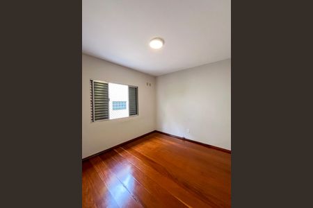 Casa à venda com 188m², 3 quartos e 2 vagas Casa à venda com 188m², 3 quartos e 2 vagasQuarto 3