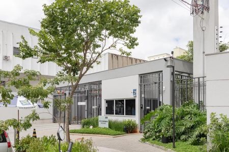 Apartamento para alugar com 43m², 2 quartos e sem vaga Apartamento para alugar com 43m², 2 quartos e sem vagaFachada
