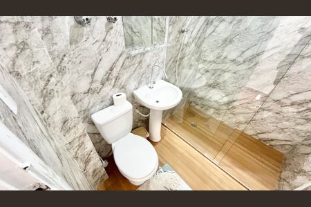 Apartamento à venda com 72m², 2 quartos e sem vaga Apartamento à venda com 72m², 2 quartos e sem vagaBanheiro