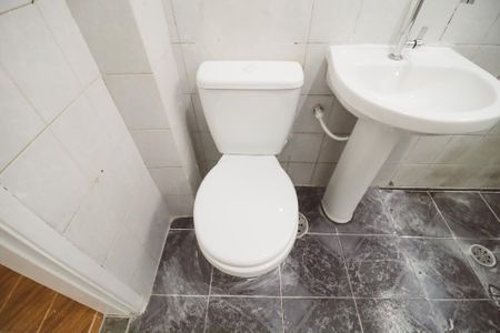 Apartamento para alugar com 72m², 2 quartos e sem vagaBanheiro