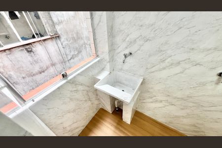 Apartamento à venda com 72m², 2 quartos e sem vaga Apartamento à venda com 72m², 2 quartos e sem vagaÁrea de Serviço