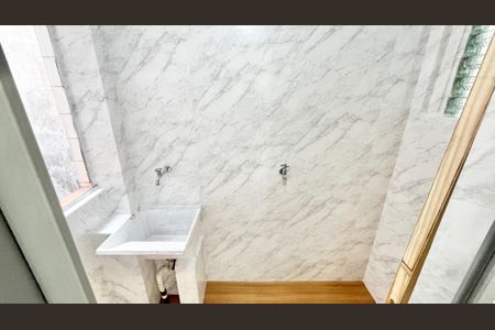 Apartamento à venda com 72m², 2 quartos e sem vaga Apartamento à venda com 72m², 2 quartos e sem vagaÁrea de Serviço