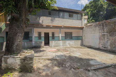 Casa para alugar com 300m², 3 quartos e 5 vagasQuintal