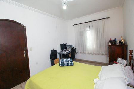 Casa à venda com 150m², 3 quartos e 5 vagas Casa à venda com 150m², 3 quartos e 5 vagasQuarto 2