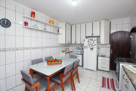 Casa à venda com 150m², 3 quartos e 5 vagas Casa à venda com 150m², 3 quartos e 5 vagasCozinha