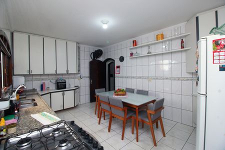 Casa à venda com 150m², 3 quartos e 5 vagas Casa à venda com 150m², 3 quartos e 5 vagasCozinha