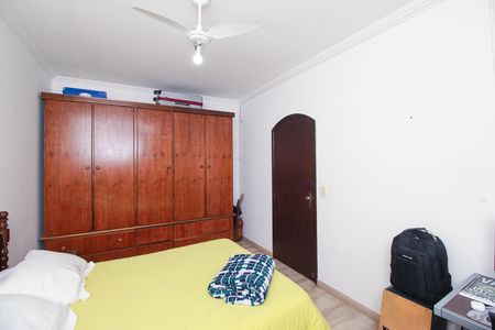 Casa à venda com 150m², 3 quartos e 5 vagas Casa à venda com 150m², 3 quartos e 5 vagasQuarto 2