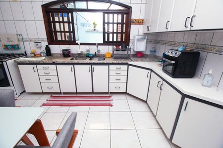Casa à venda com 150m², 3 quartos e 5 vagas Casa à venda com 150m², 3 quartos e 5 vagasCozinha
