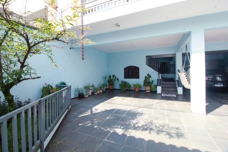Casa à venda com 150m², 3 quartos e 5 vagas Casa à venda com 150m², 3 quartos e 5 vagasGaragem