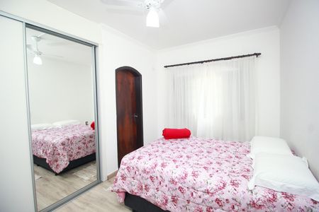 Casa à venda com 150m², 3 quartos e 5 vagas Casa à venda com 150m², 3 quartos e 5 vagasSuíte