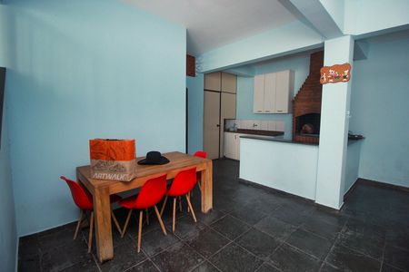 Casa à venda com 150m², 3 quartos e 5 vagas Casa à venda com 150m², 3 quartos e 5 vagasÁrea gourmet