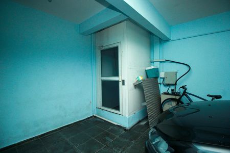 Casa à venda com 150m², 3 quartos e 5 vagas Casa à venda com 150m², 3 quartos e 5 vagasElevador