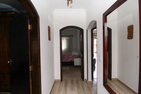 Casa à venda com 150m², 3 quartos e 5 vagas Casa à venda com 150m², 3 quartos e 5 vagasCorredor
