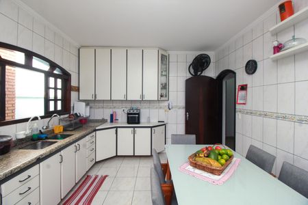 Casa à venda com 150m², 3 quartos e 5 vagas Casa à venda com 150m², 3 quartos e 5 vagasCozinha