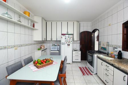 Casa à venda com 150m², 3 quartos e 5 vagas Casa à venda com 150m², 3 quartos e 5 vagasCozinha
