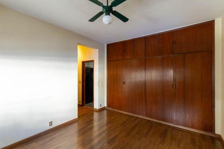 Apartamento à venda com 169m², 3 quartos e 1 vaga Apartamento à venda com 169m², 3 quartos e 1 vagaSuíte
