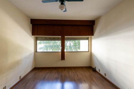 Apartamento à venda com 169m², 3 quartos e 1 vaga Apartamento à venda com 169m², 3 quartos e 1 vagaSuíte