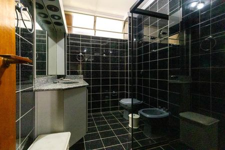 Apartamento à venda com 169m², 3 quartos e 1 vaga Apartamento à venda com 169m², 3 quartos e 1 vagaBanheiro 2