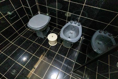 Apartamento à venda com 169m², 3 quartos e 1 vaga Apartamento à venda com 169m², 3 quartos e 1 vagaBanheiro 2