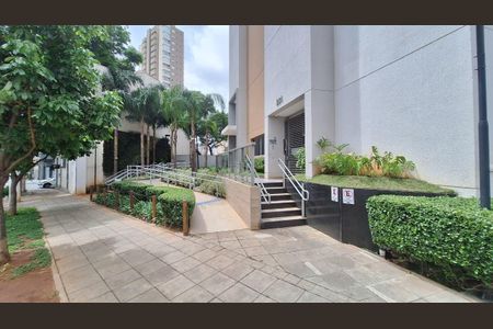 Apartamento para alugar com 70m², 2 quartos e 1 vaga Apartamento para alugar com 70m², 2 quartos e 1 vagaFachada