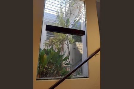 Casa à venda com 322m², 6 quartos e 2 vagasEscada