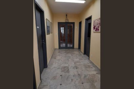 Casa à venda com 322m², 6 quartos e 2 vagasCorredor