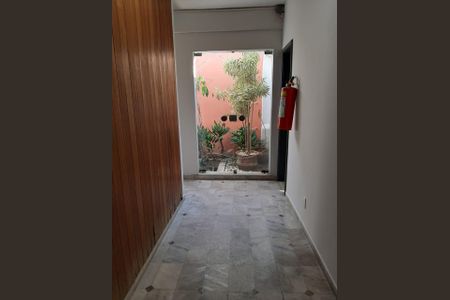 Casa à venda com 322m², 6 quartos e 2 vagasCorredor