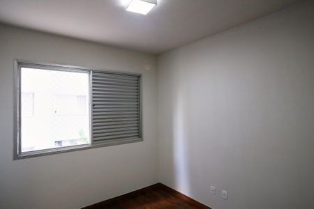 Apartamento à venda com 100m², 3 quartos e 1 vagaQuarto 2