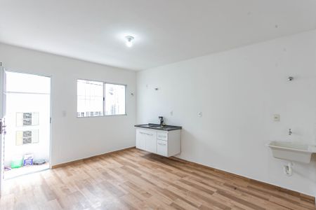 Sala/Cozinha de apartamento para alugar com 1 quarto, 27m² em Vila Nair, São Paulo